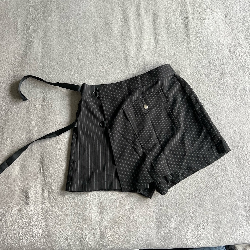 Seek the label Shorts/Skort